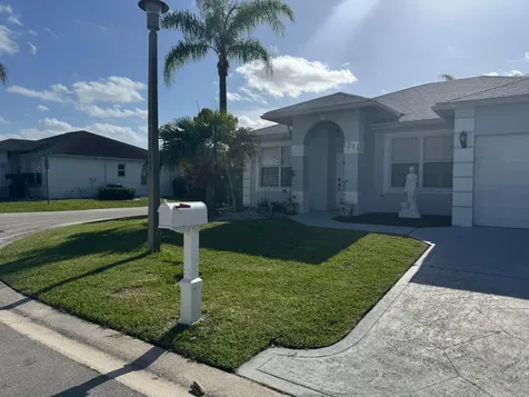 1011 Salmon Isle Greenacres FL 33413