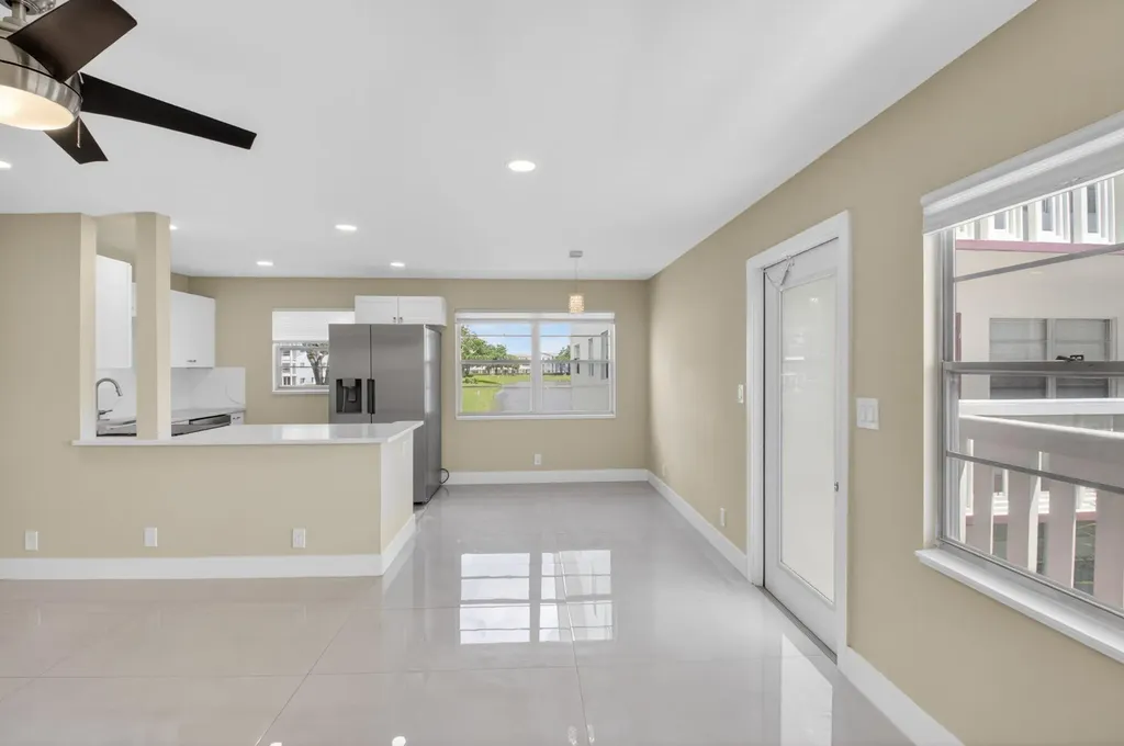 144 Fanshaw D Boca Raton FL 33434