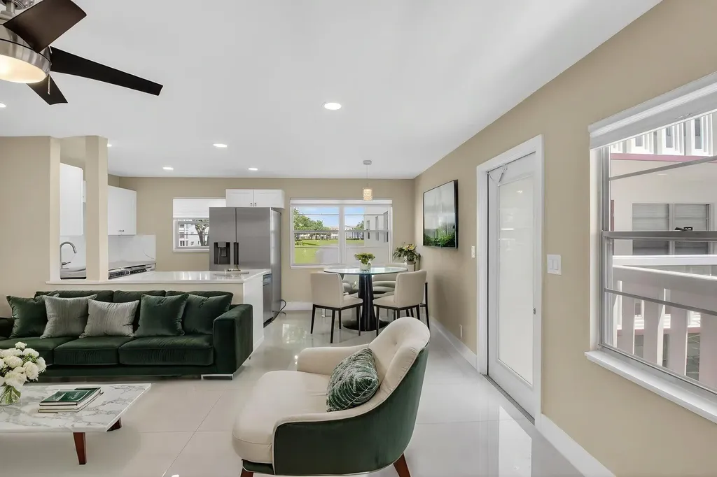 144 Fanshaw D Boca Raton FL 33434