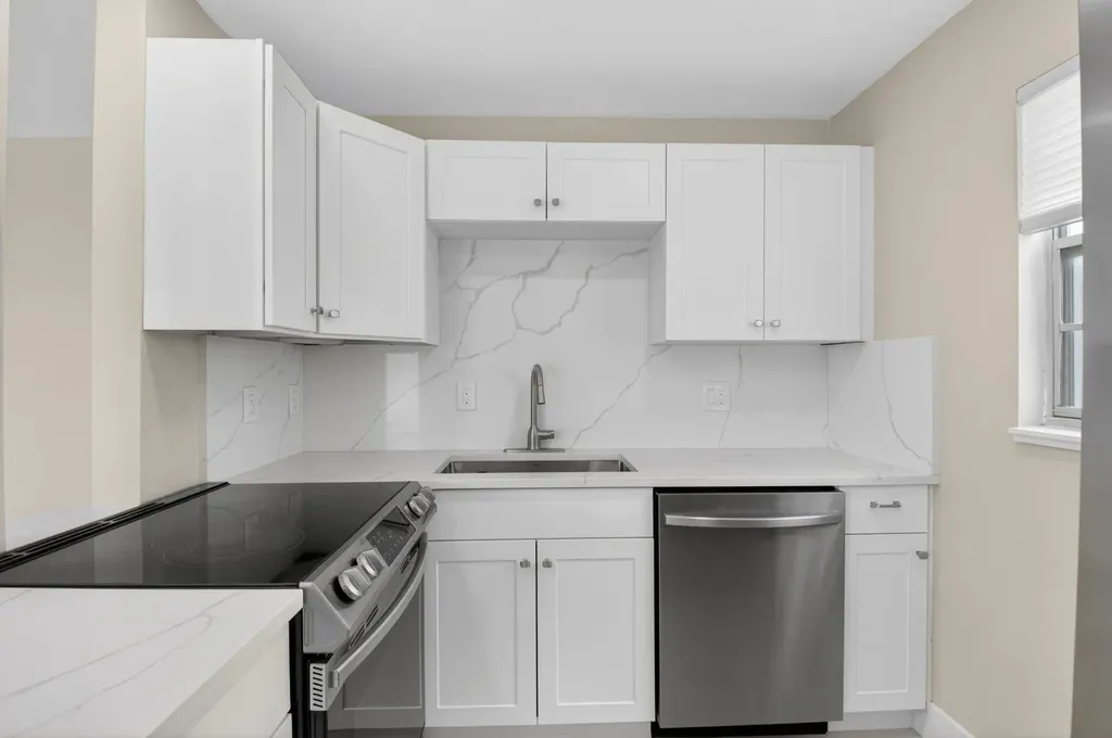 144 Fanshaw D Boca Raton FL 33434