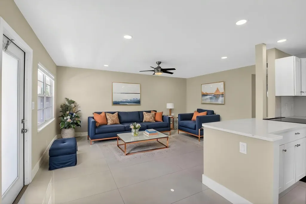 144 Fanshaw D Boca Raton FL 33434