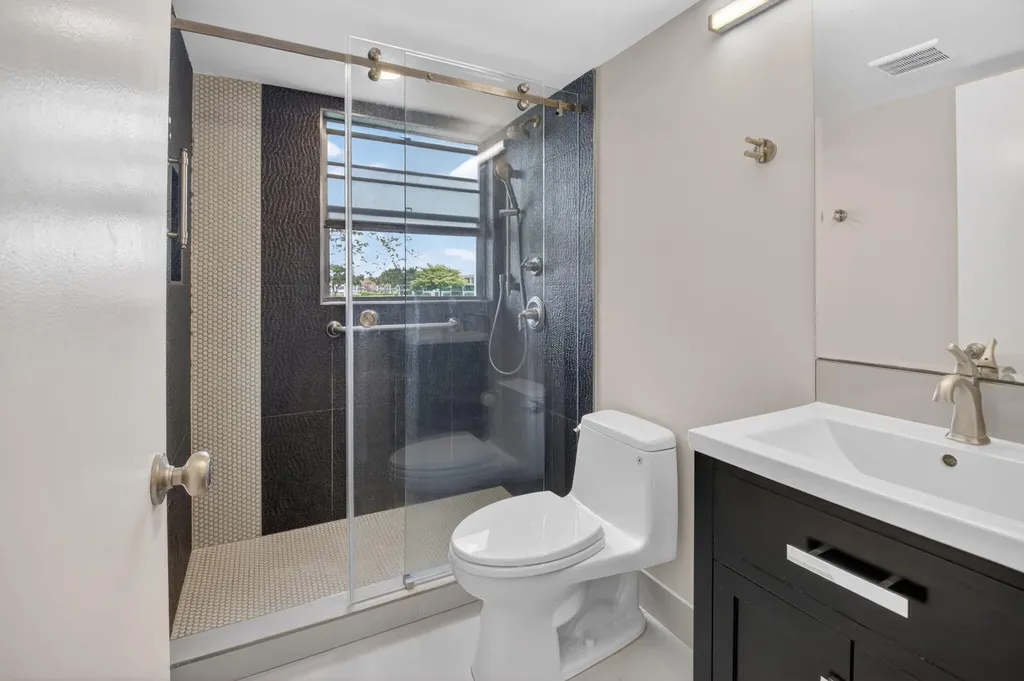 144 Fanshaw D Boca Raton FL 33434