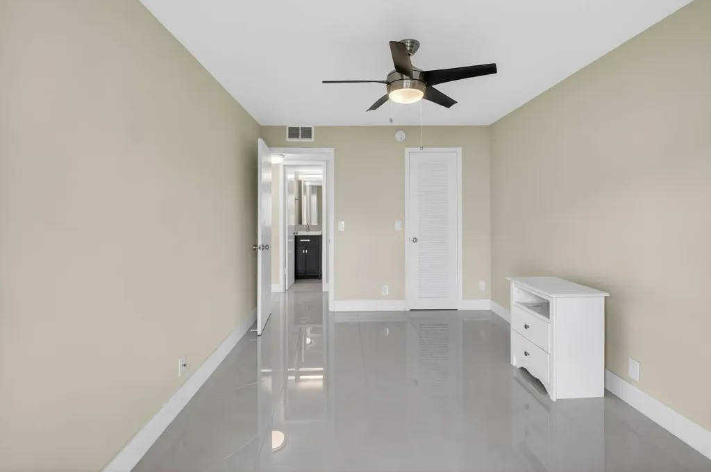 144 Fanshaw D Boca Raton FL 33434