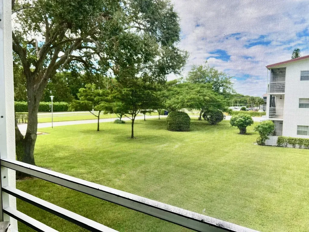 144 Fanshaw D Boca Raton FL 33434