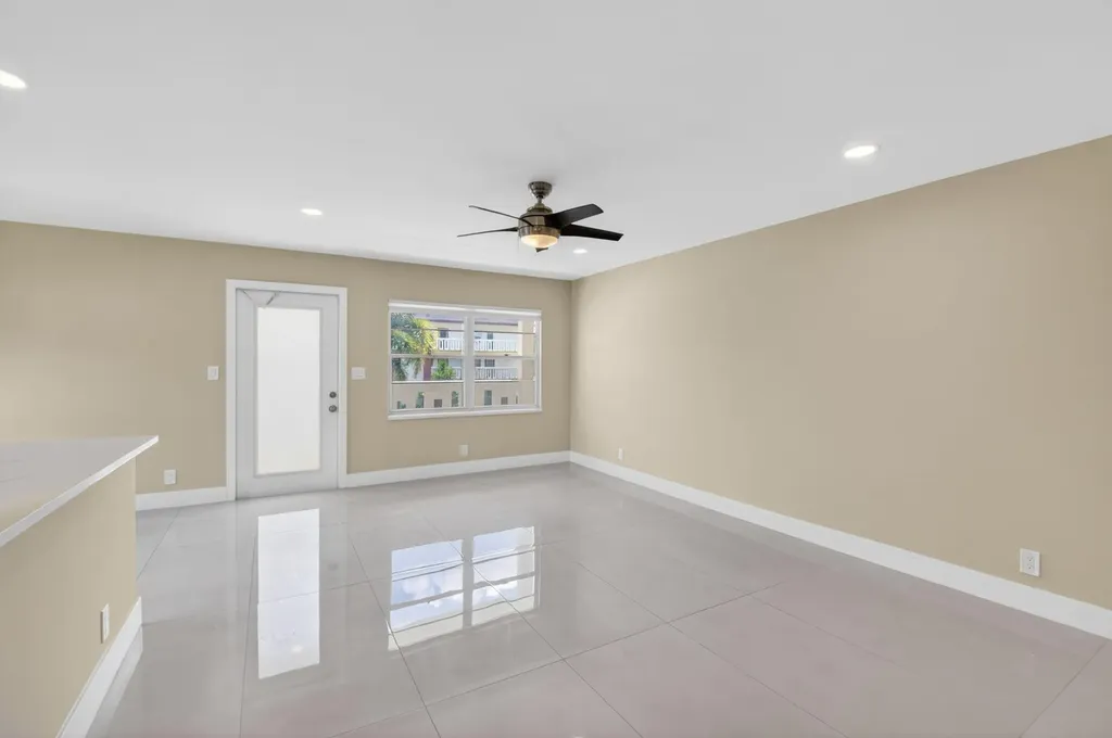 144 Fanshaw D Boca Raton FL 33434