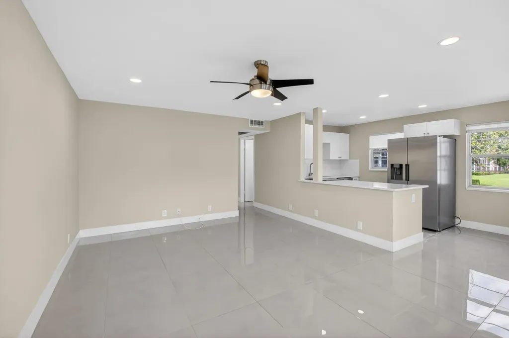 144 Fanshaw D Boca Raton FL 33434