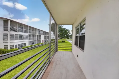 144 Fanshaw D Boca Raton FL 33434
