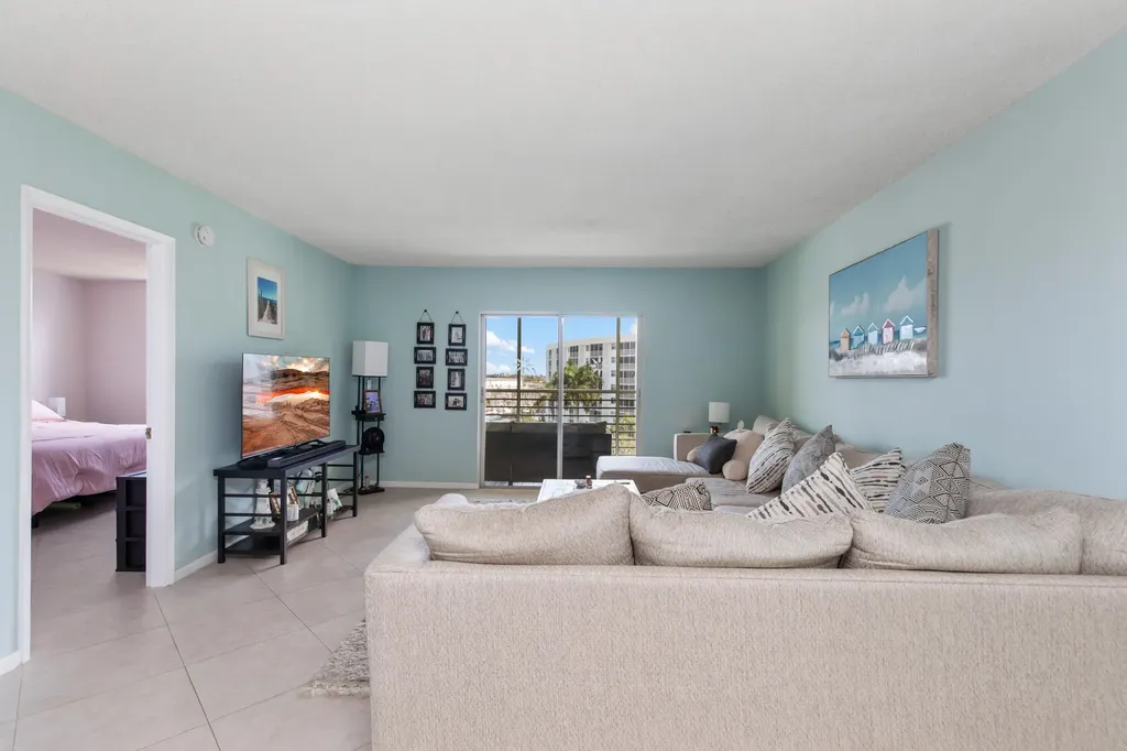 2731 NE 14th Street Causeway NE Pompano Beach FL 33062