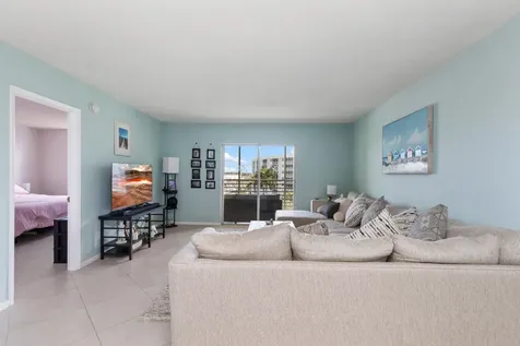 2731 NE 14th Street Causeway NE Pompano Beach FL 33062