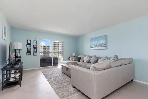 2731 NE 14th Street Causeway NE Pompano Beach FL 33062