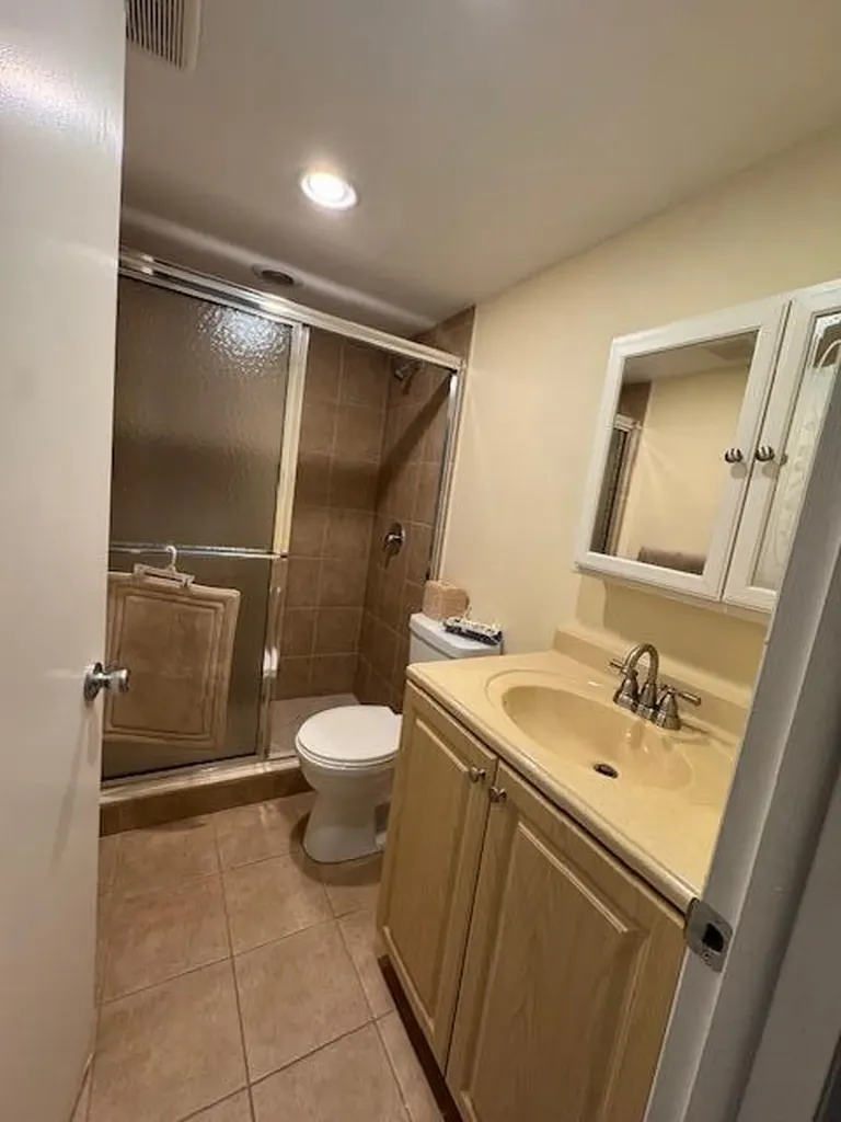 107 Flanders Delray Beach FL 33484