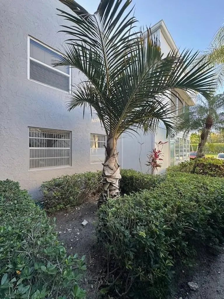 107 Flanders Delray Beach FL 33484