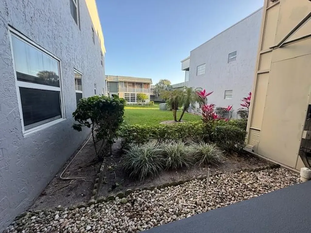 107 Flanders Delray Beach FL 33484