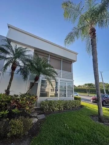 107 Flanders Delray Beach FL 33484
