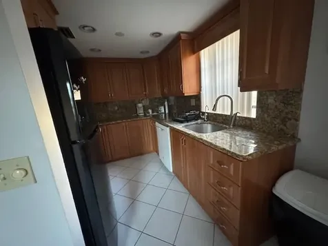 107 Flanders Delray Beach FL 33484