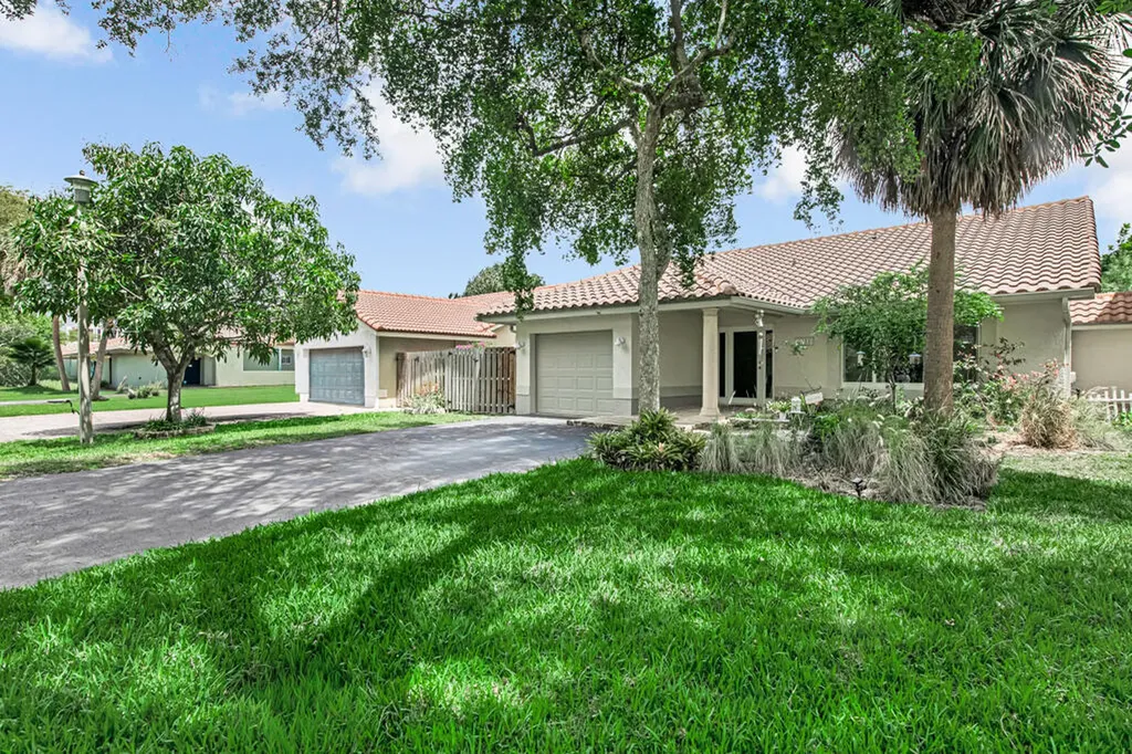 3033 NW 95th Avenue Coral Springs FL 33065