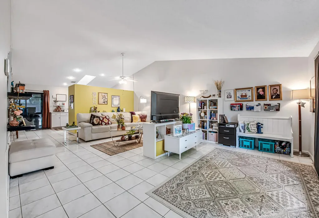 3033 NW 95th Avenue Coral Springs FL 33065