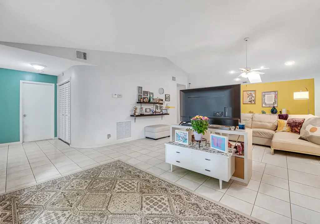 3033 NW 95th Avenue Coral Springs FL 33065