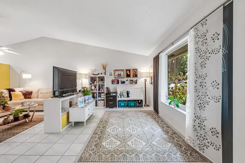 3033 NW 95th Avenue Coral Springs FL 33065