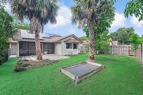 3033 NW 95th Avenue Coral Springs FL 33065