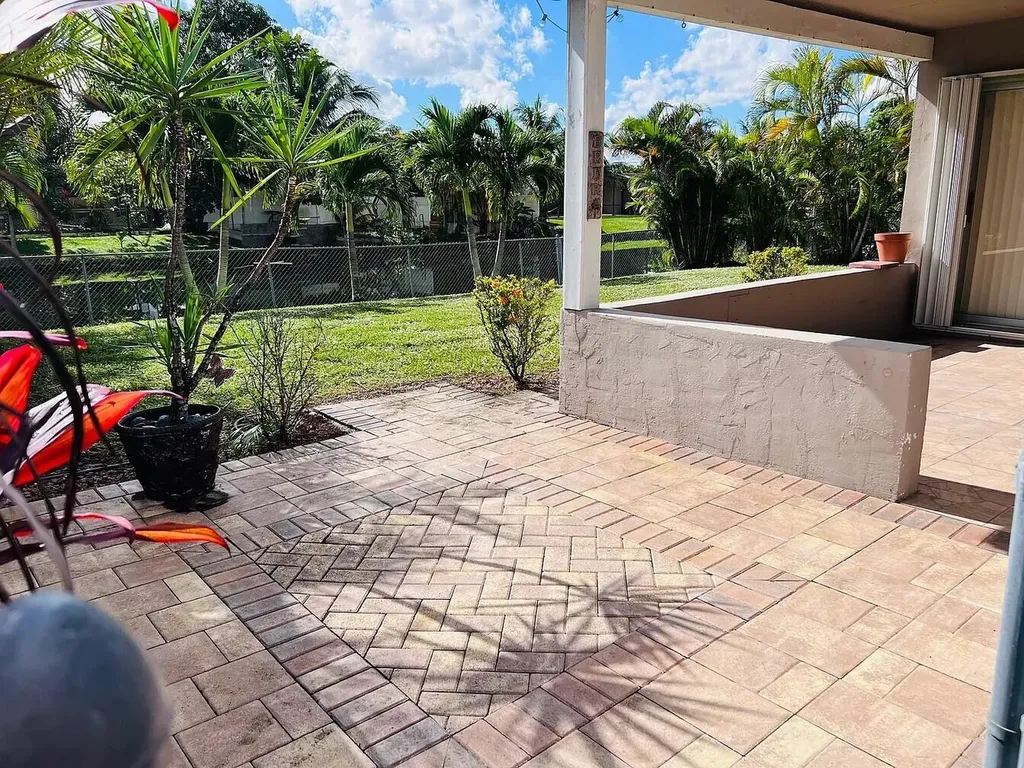 8136 NW 21st Court Sunrise FL 33322