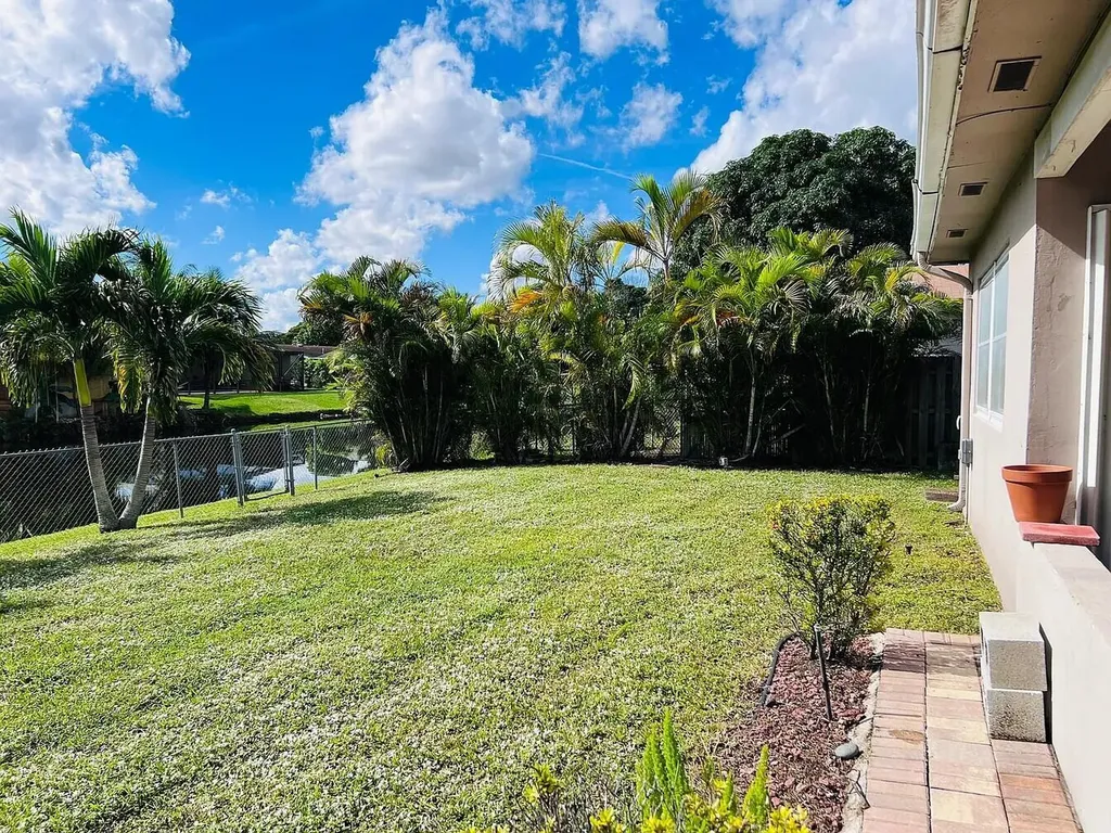 8136 NW 21st Court Sunrise FL 33322