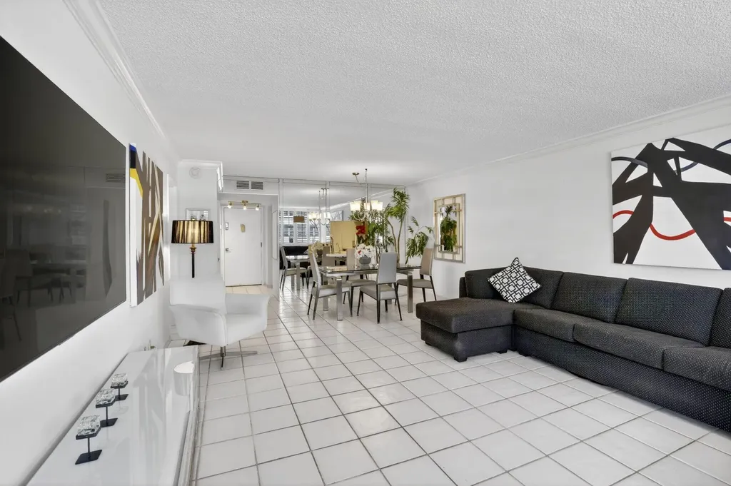 1160 N Federal Highway Fort Lauderdale FL 33304