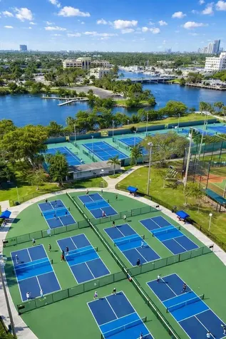 1160 N Federal Highway Fort Lauderdale FL 33304