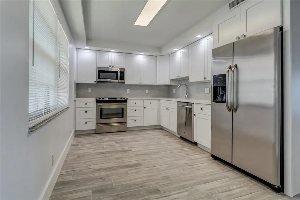 625 Oaks Drive Pompano Beach FL 33069