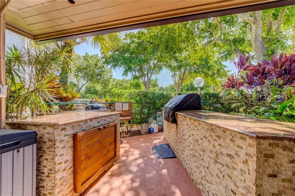 625 Oaks Drive Pompano Beach FL 33069