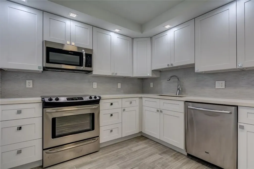 625 Oaks Drive Pompano Beach FL 33069