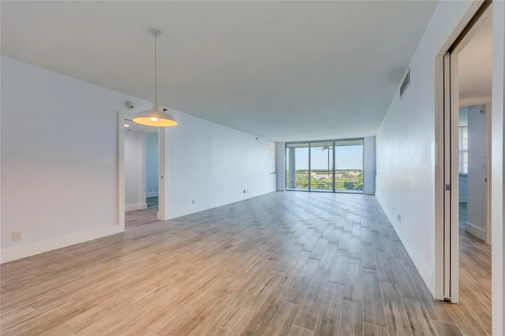625 Oaks Drive Pompano Beach FL 33069