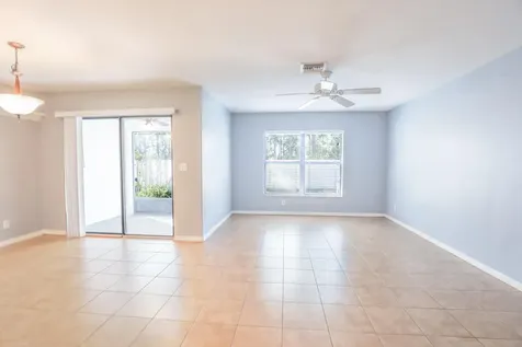 5064 NW Coventry Circle Port St Lucie FL 34986