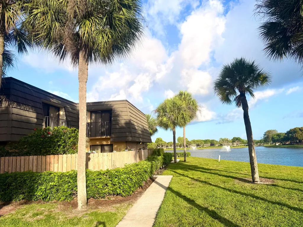 812 8th Way West Palm Beach FL 33407