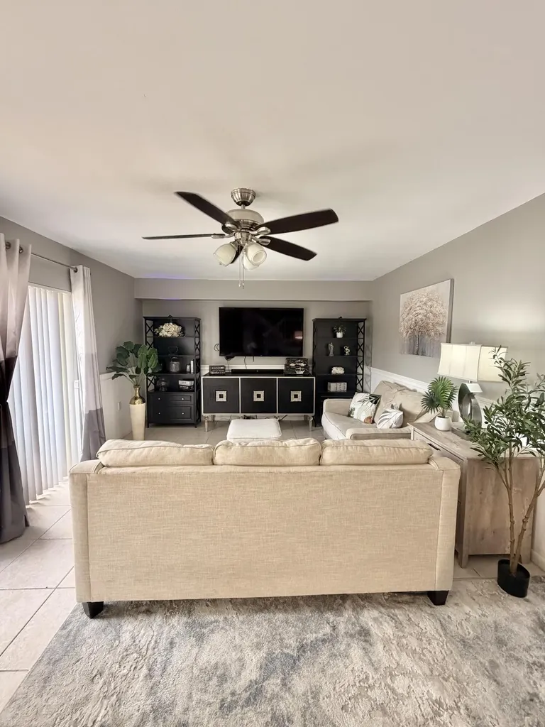 812 8th Way West Palm Beach FL 33407