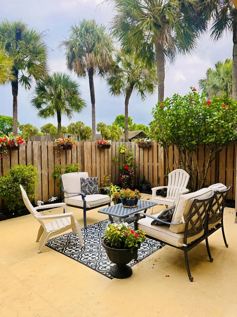 812 8th Way West Palm Beach FL 33407