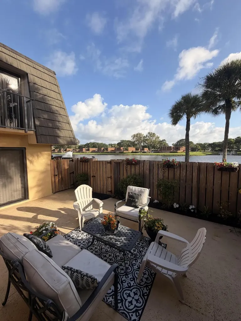 812 8th Way West Palm Beach FL 33407