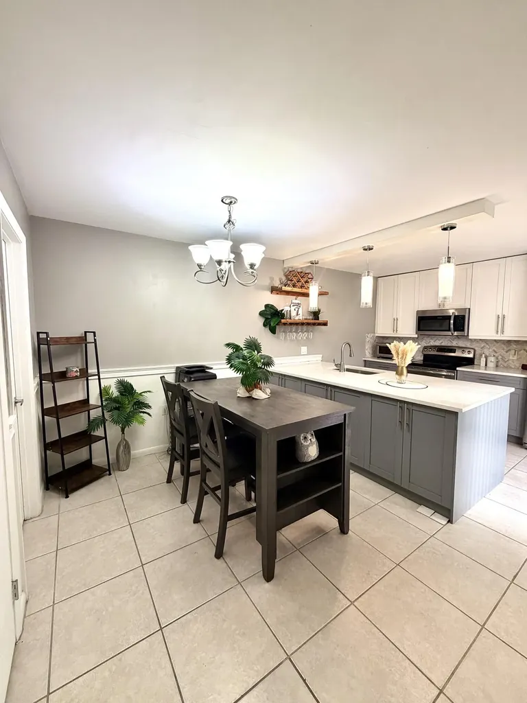 812 8th Way West Palm Beach FL 33407