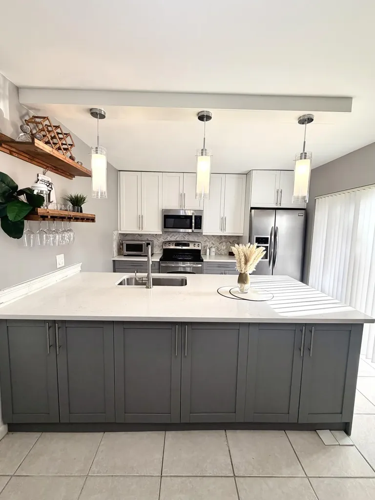 812 8th Way West Palm Beach FL 33407