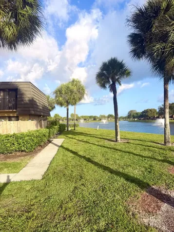 812 8th Way West Palm Beach FL 33407