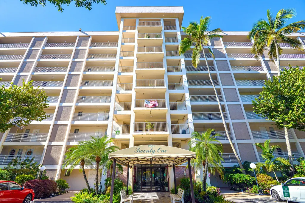 2661 S Course Drive Pompano Beach FL 33069