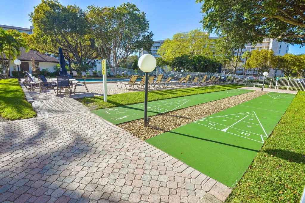 2661 S Course Drive Pompano Beach FL 33069