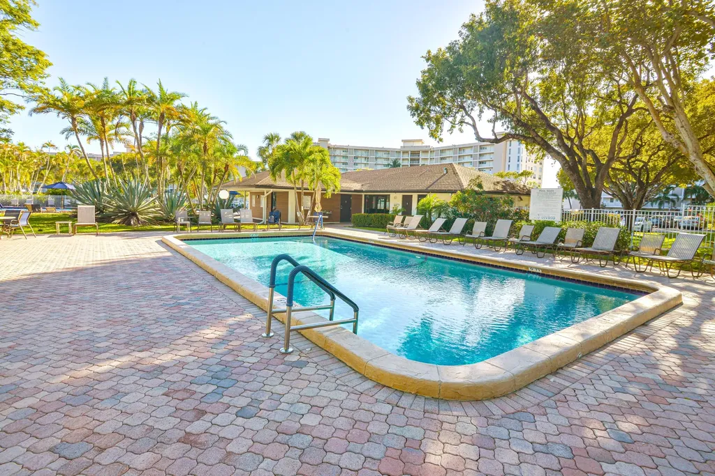 2661 S Course Drive Pompano Beach FL 33069
