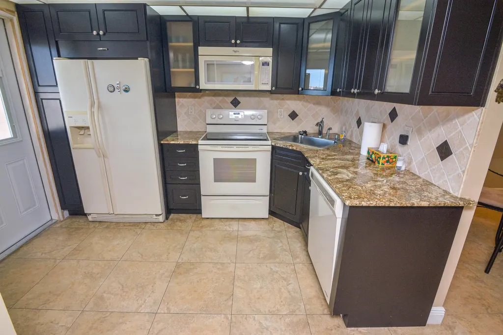 2661 S Course Drive Pompano Beach FL 33069
