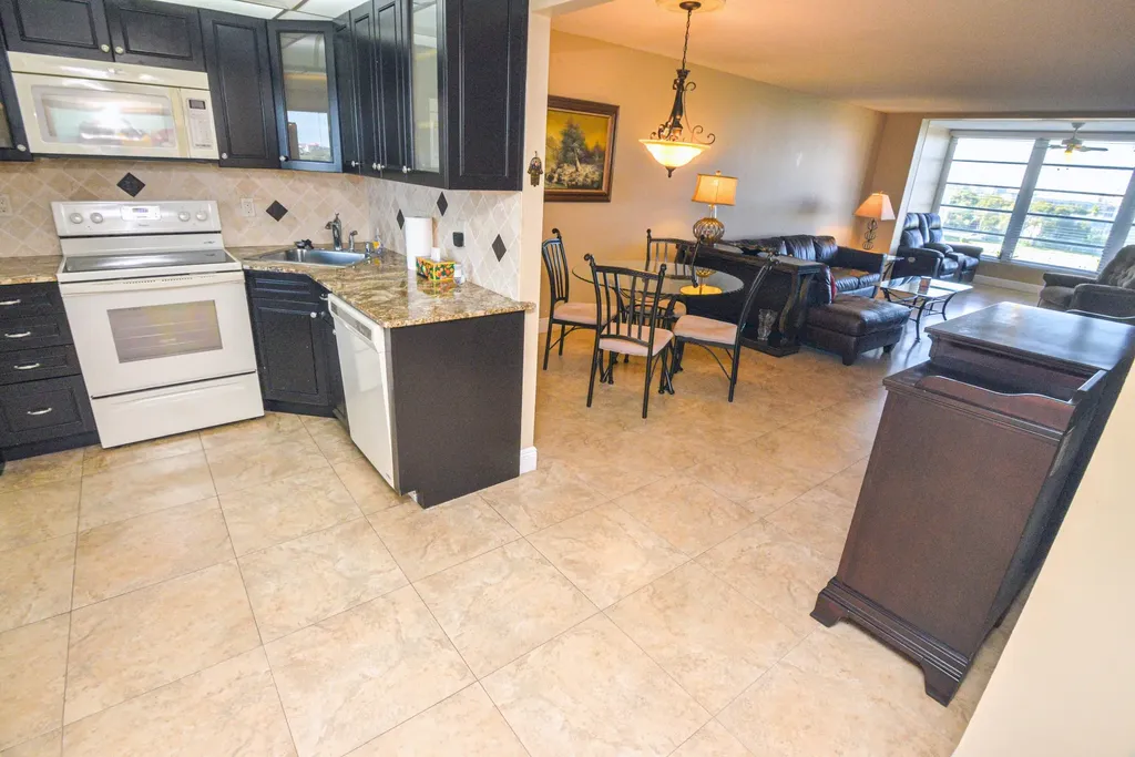2661 S Course Drive Pompano Beach FL 33069