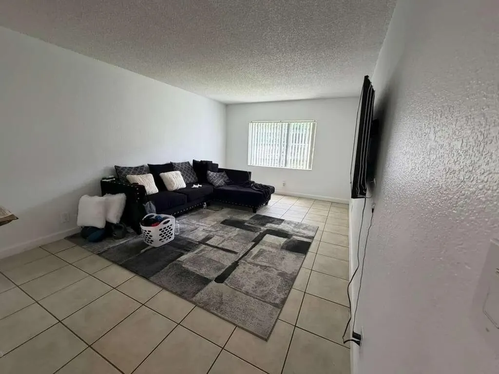 4869 NW 9th Drive Plantation FL 33317