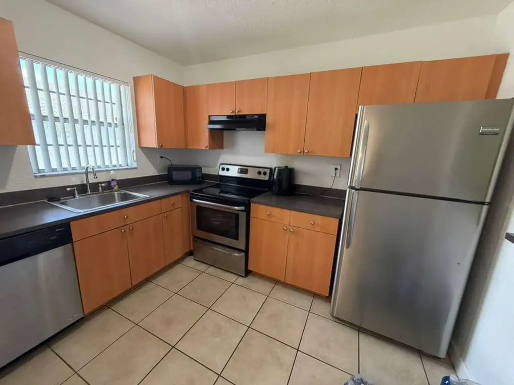 4869 NW 9th Drive Plantation FL 33317