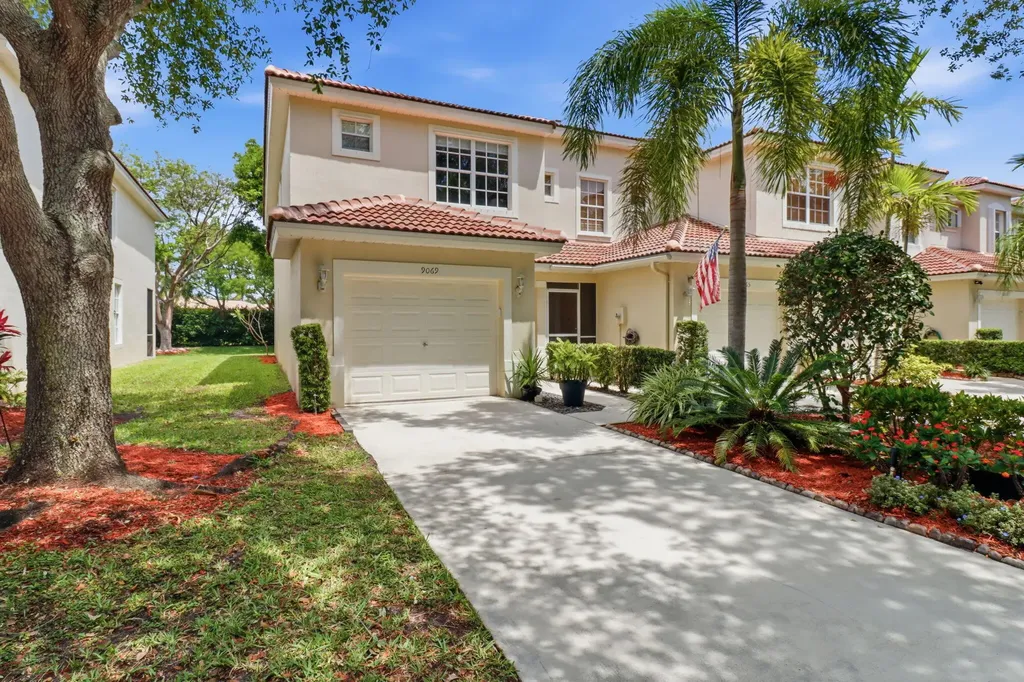 9069 Tremezzo Lane Boynton Beach FL 33472