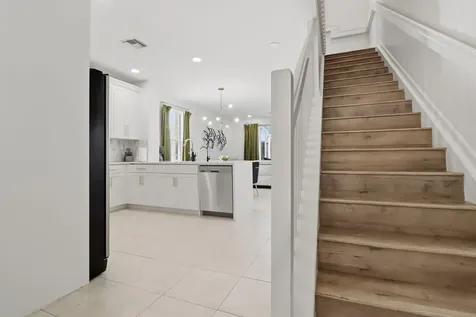 9069 Tremezzo Lane Boynton Beach FL 33472