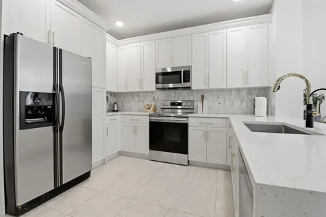 9069 Tremezzo Lane Boynton Beach FL 33472
